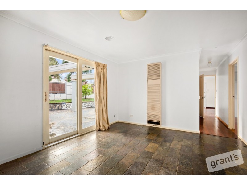 6 Howitt Court, Berwick VIC 3806