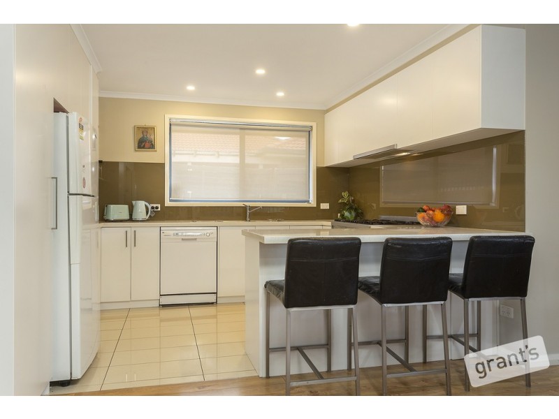 28 Ellenvale Drive, Narre Warren VIC 3805