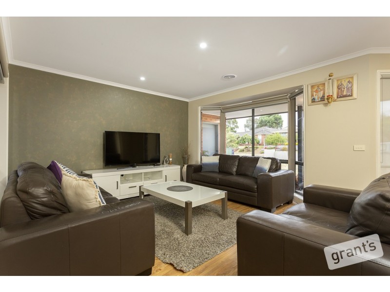 28 Ellenvale Drive, Narre Warren VIC 3805