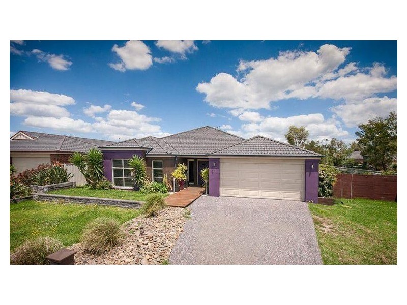 11 Avoca Place, Pakenham VIC 3810