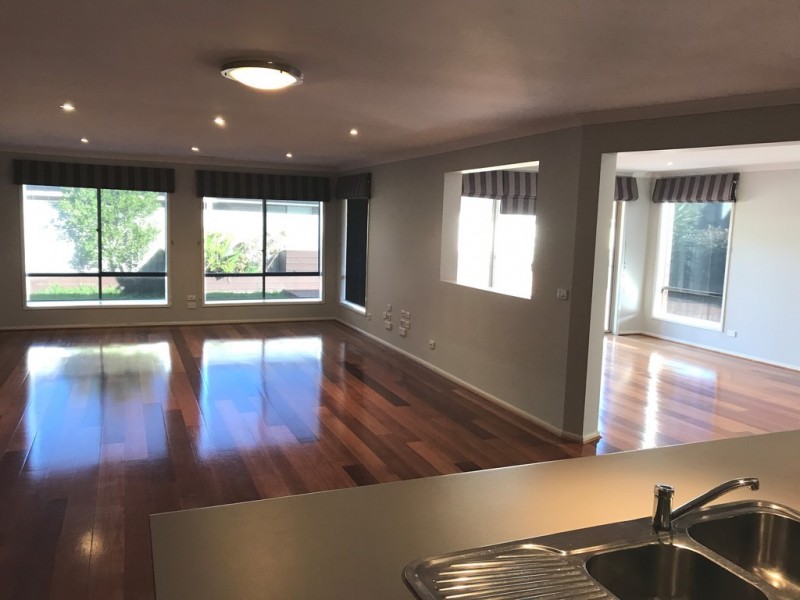 11 Avoca Place, Pakenham VIC 3810