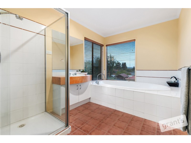 20 Ellen Road, Narre Warren South VIC 3805