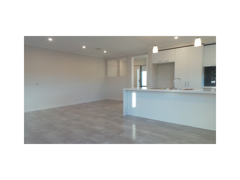 10 Nolan Crescent, Officer VIC 3809