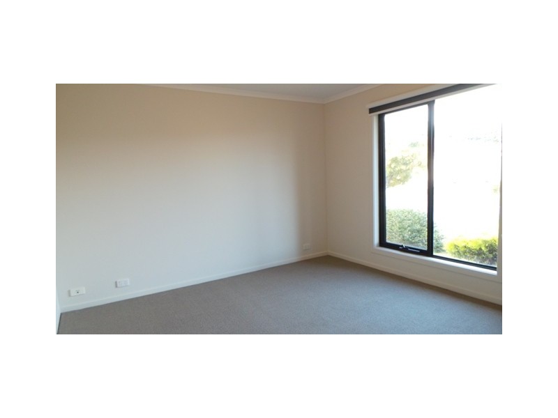 21 Sing Crescent, Berwick VIC 3806