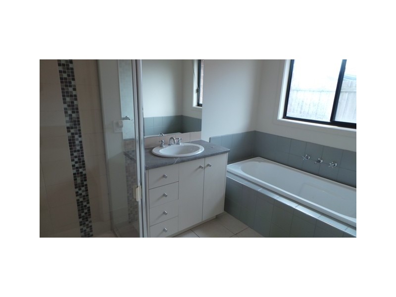 21 Sing Crescent, Berwick VIC 3806