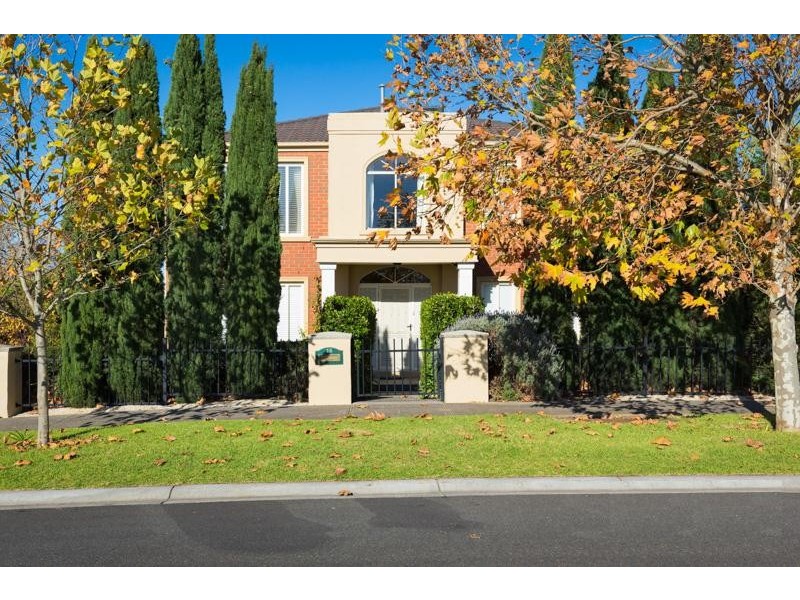 15 Constitution Rise, Berwick VIC 3806