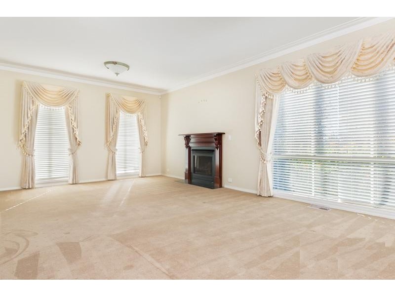 15 Constitution Rise, Berwick VIC 3806