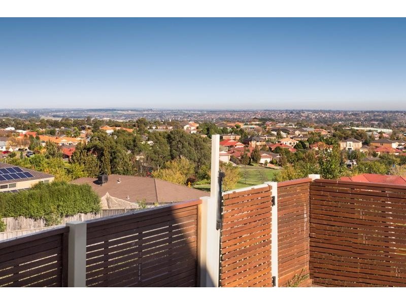 15 Constitution Rise, Berwick VIC 3806