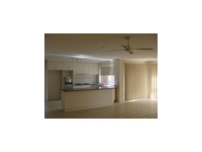 34 Eucumbene Drive, Berwick VIC 3806