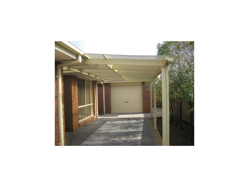 34 Eucumbene Drive, Berwick VIC 3806