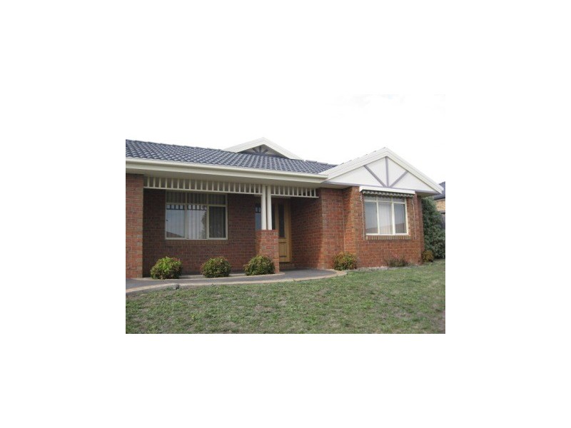 34 Eucumbene Drive, Berwick VIC 3806