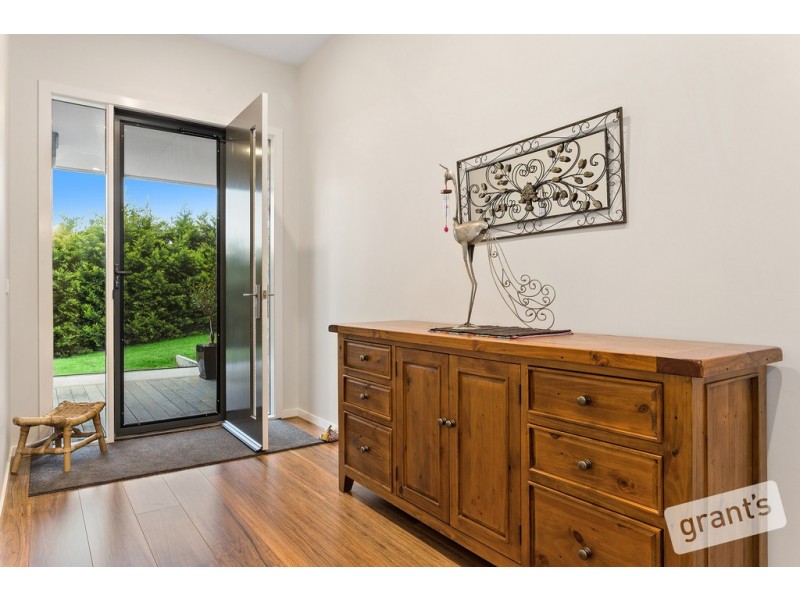 24 Eagle Rise, Nyora VIC 3987
