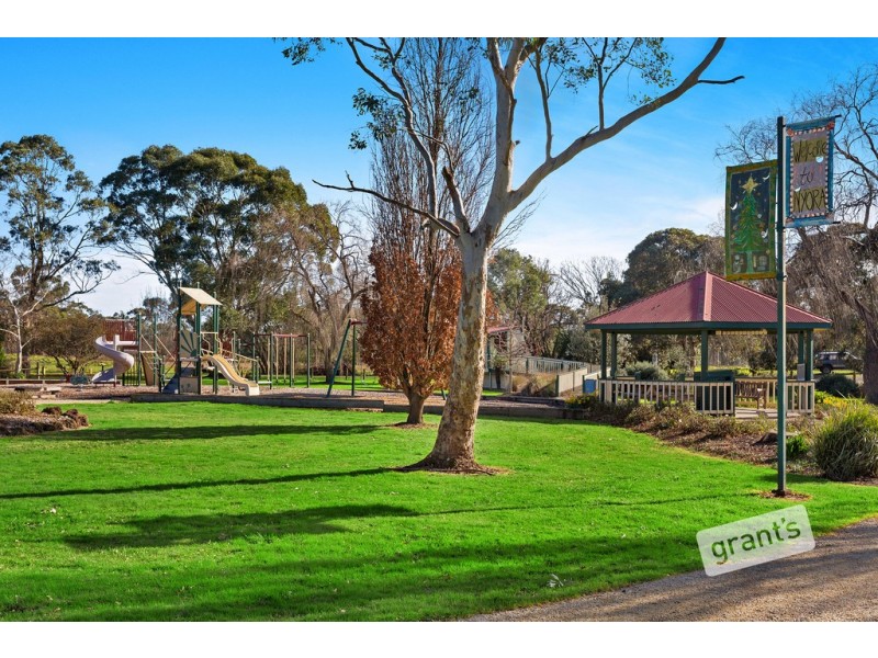 9 Mitchell Street, Nyora VIC 3987