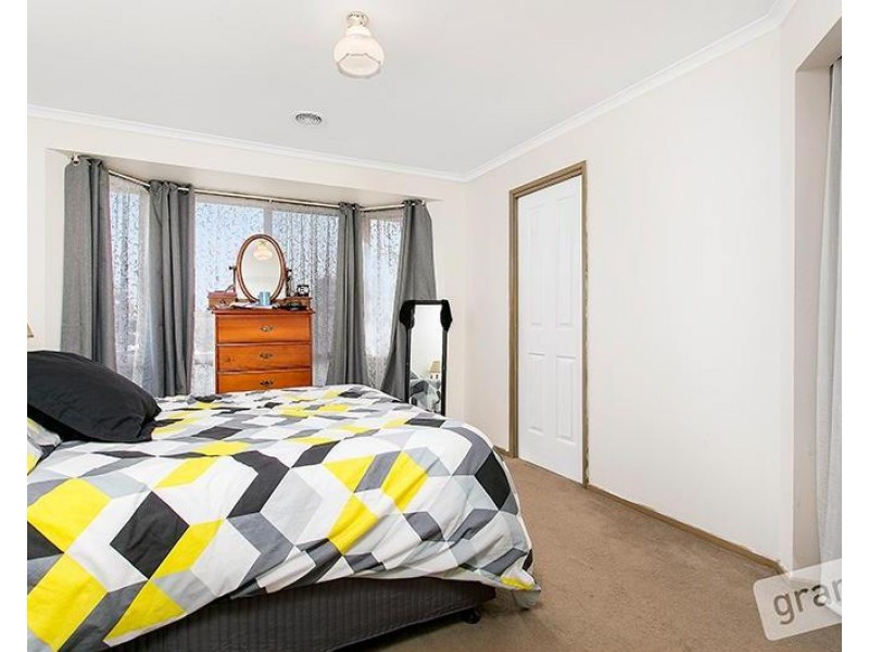 55 St Boswells Ave, Berwick VIC 3806