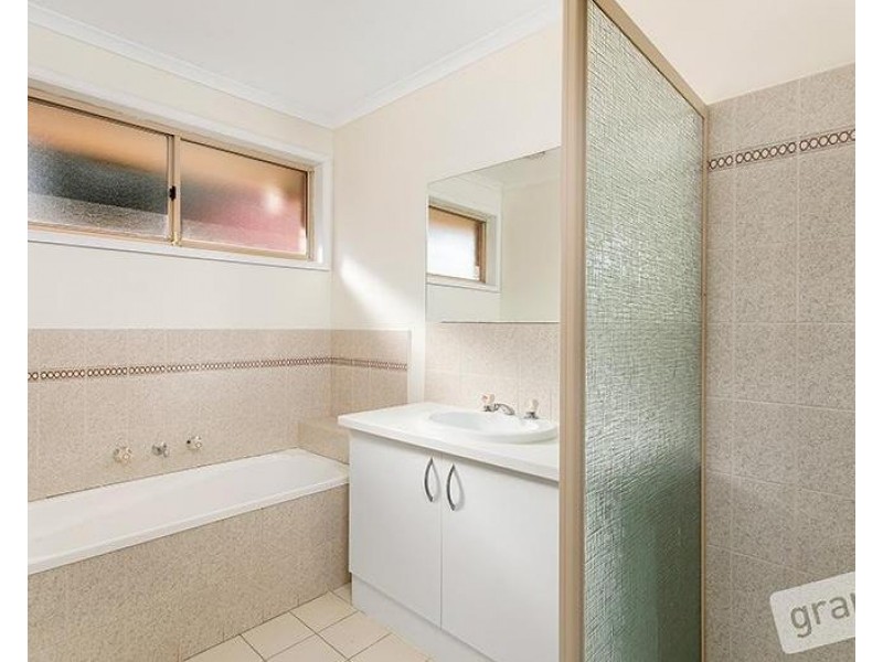 55 St Boswells Ave, Berwick VIC 3806