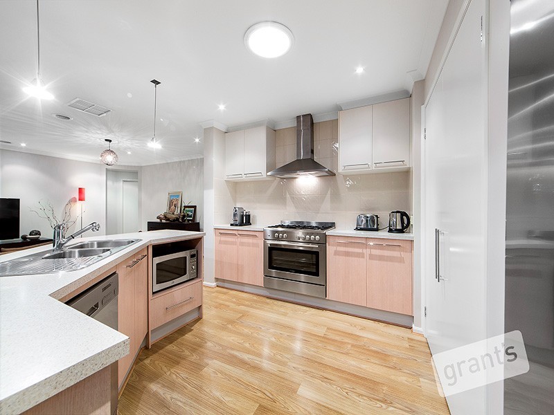 3 Azure Place, Narre Warren South VIC 3805