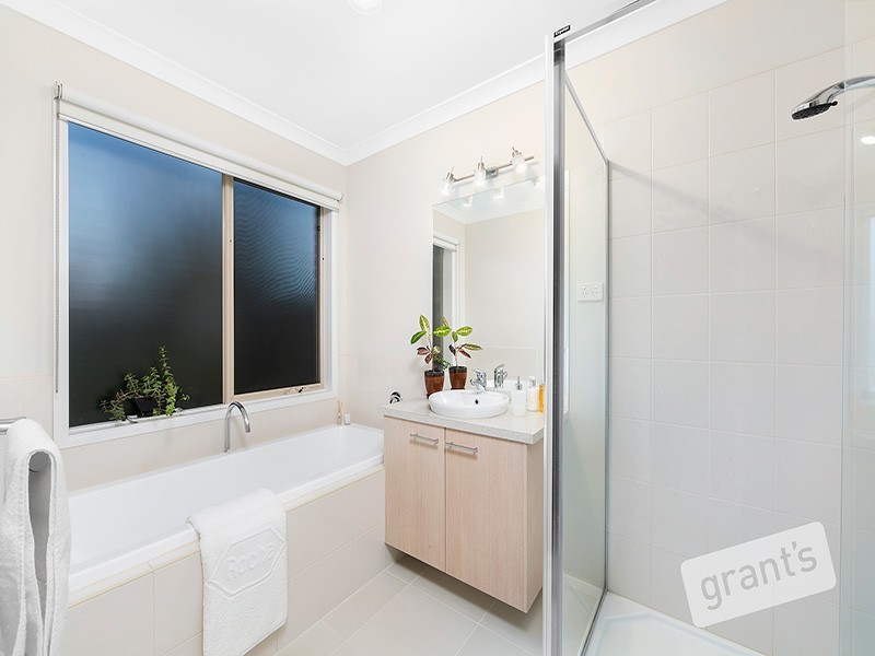 3 Azure Place, Narre Warren South VIC 3805
