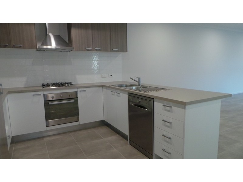 143A Wheelers Park Drive, Cranbourne North VIC 3977