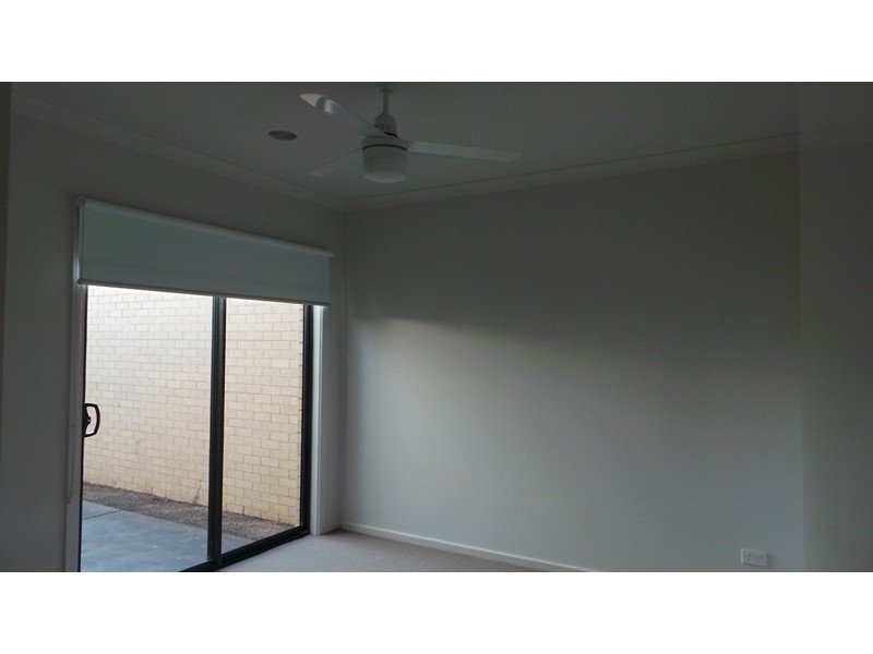 143A Wheelers Park Drive, Cranbourne North VIC 3977