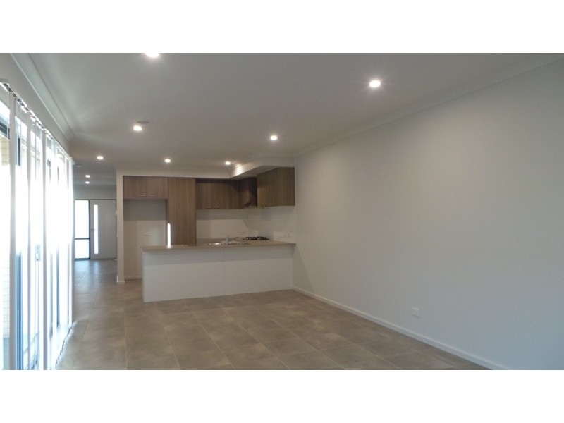 143A Wheelers Park Drive, Cranbourne North VIC 3977