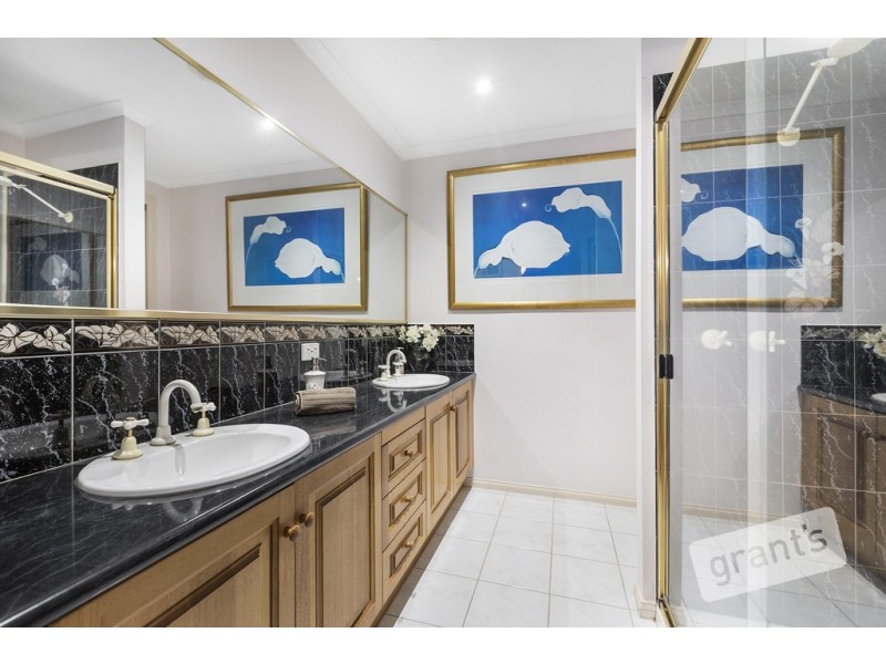 40-42 Langbourne Drive, Narre Warren South VIC 3805