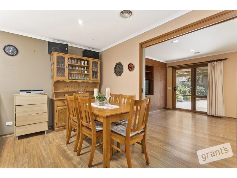 60 Blackwood Drive, Narre Warren VIC 3805