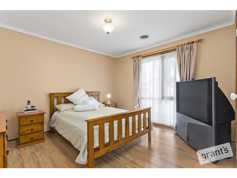 60 Blackwood Drive, Narre Warren VIC 3805