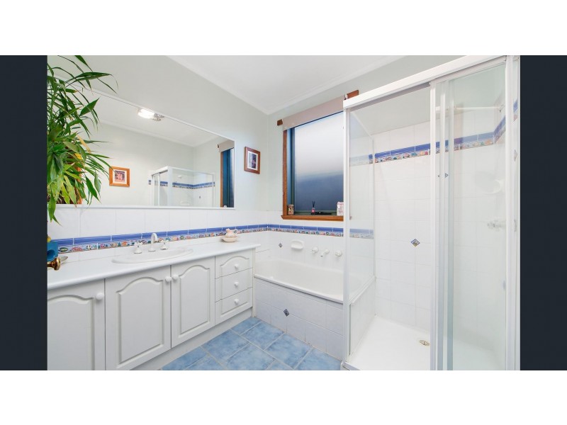 4 Apsley Terrace, Berwick VIC 3806