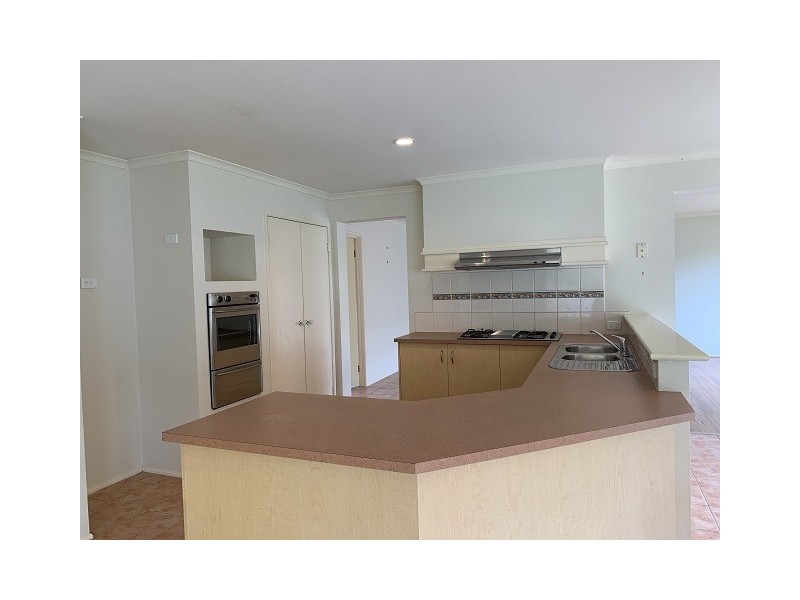 55 Streeton Way, Berwick VIC 3806