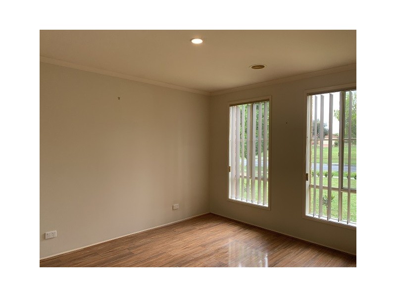 55 Streeton Way, Berwick VIC 3806