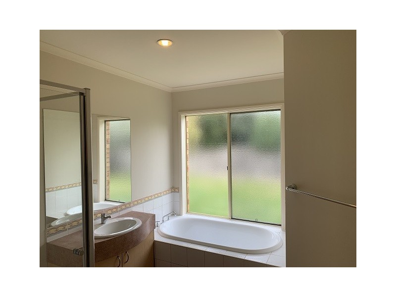 55 Streeton Way, Berwick VIC 3806