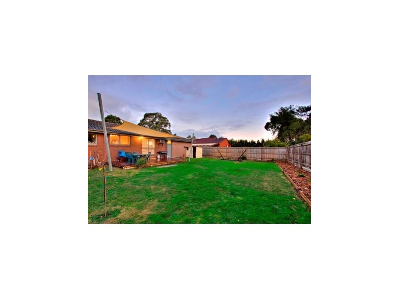 11 Cheviot  Ave, Berwick VIC 3806