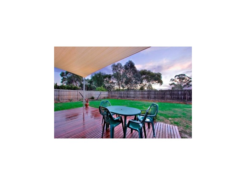 11 Cheviot  Ave, Berwick VIC 3806