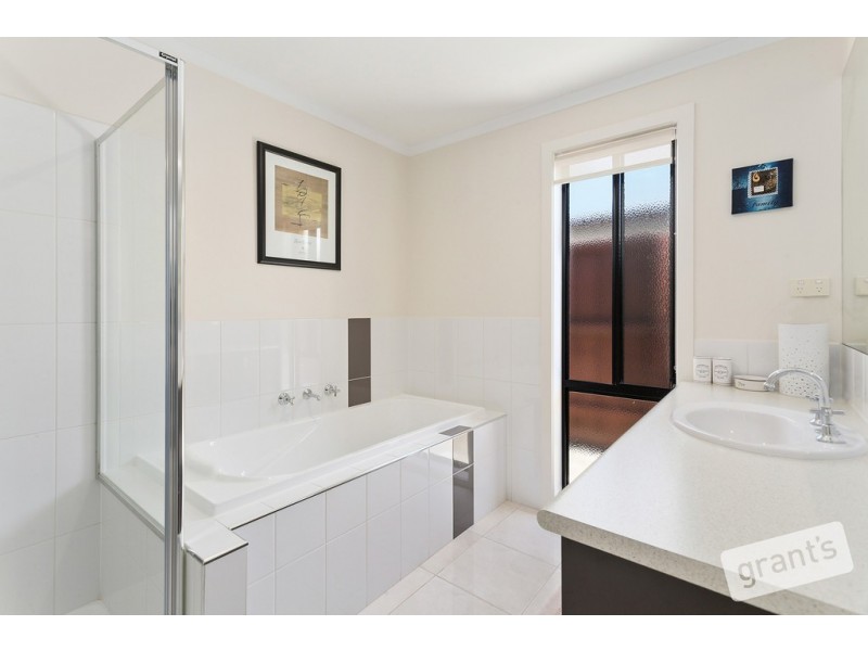 3 Olivia Court, Pakenham VIC 3810