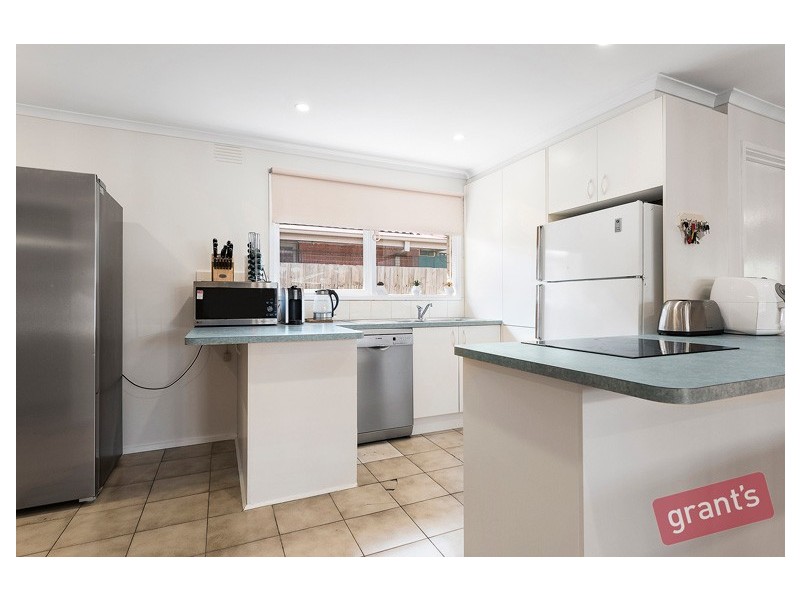 100 Fountain Drive, Narre Warren VIC 3805