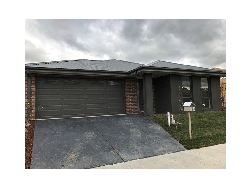31 Copper Beech Road, Beaconsfield VIC 3807