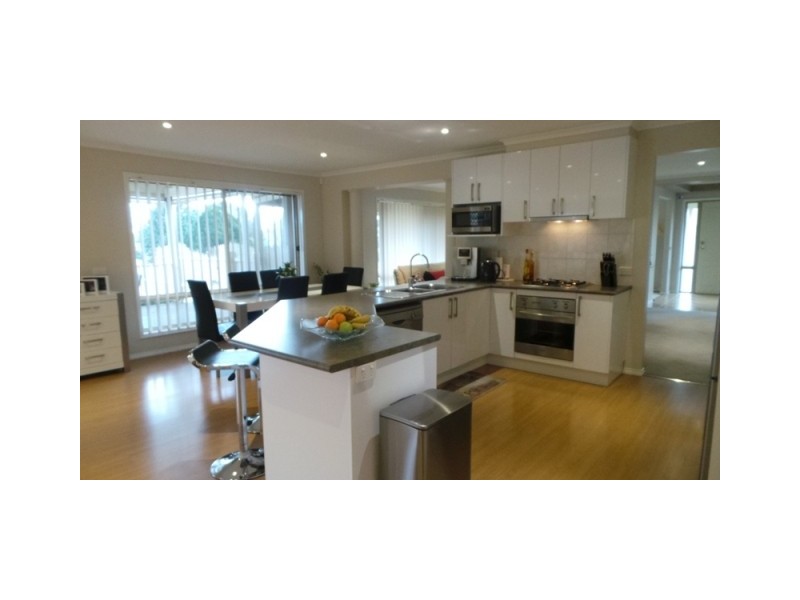 53 Streeton Way, Berwick VIC 3806