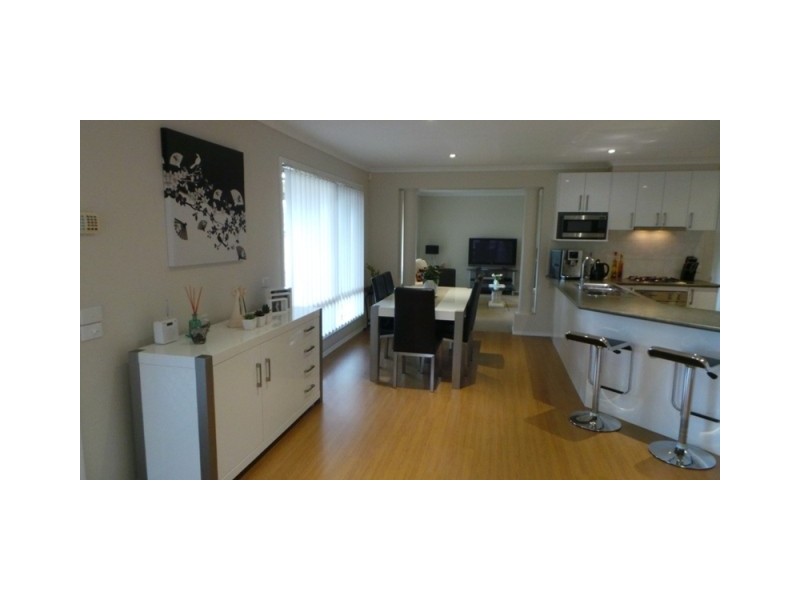 53 Streeton Way, Berwick VIC 3806