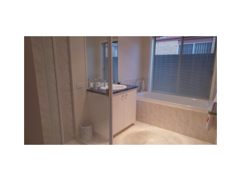 53 Streeton Way, Berwick VIC 3806