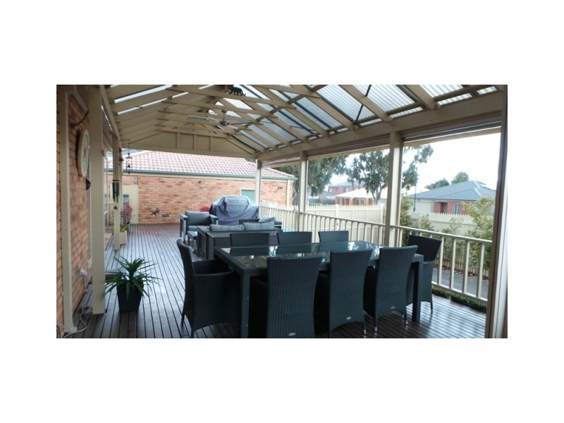 53 Streeton Way, Berwick VIC 3806