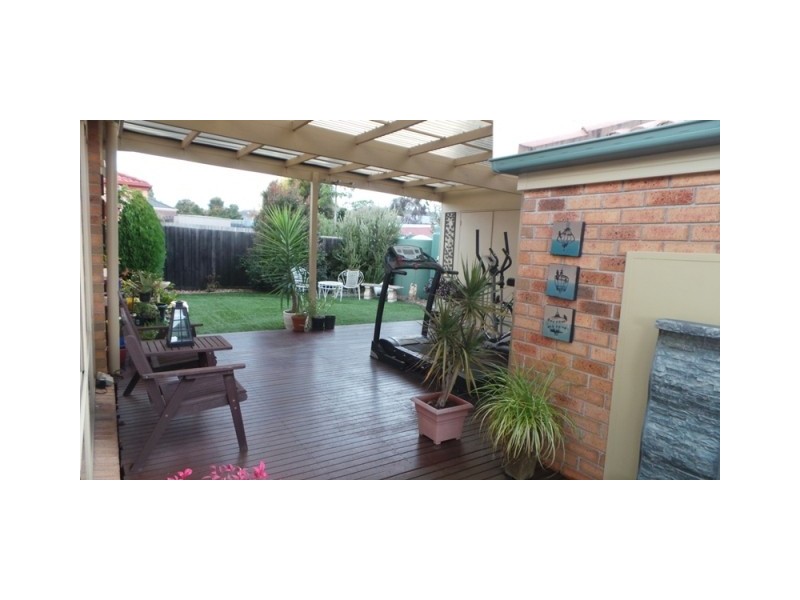 53 Streeton Way, Berwick VIC 3806