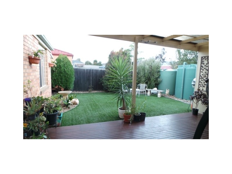 53 Streeton Way, Berwick VIC 3806