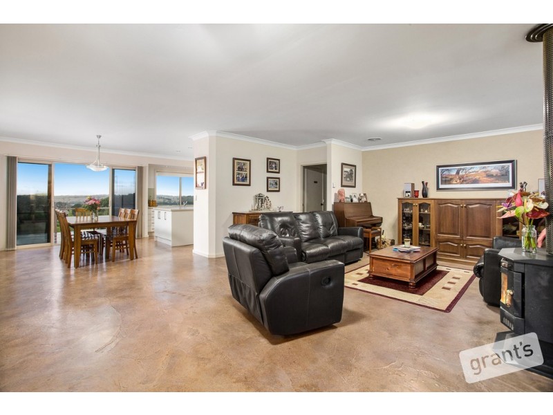 31 Collins Road, Loch VIC 3945