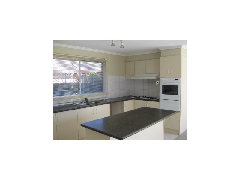 3 Bellevue Drive, Berwick VIC 3806