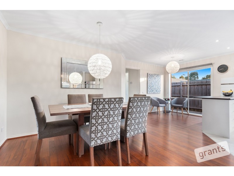 15 Nandaly Place, Cranbourne West VIC 3977