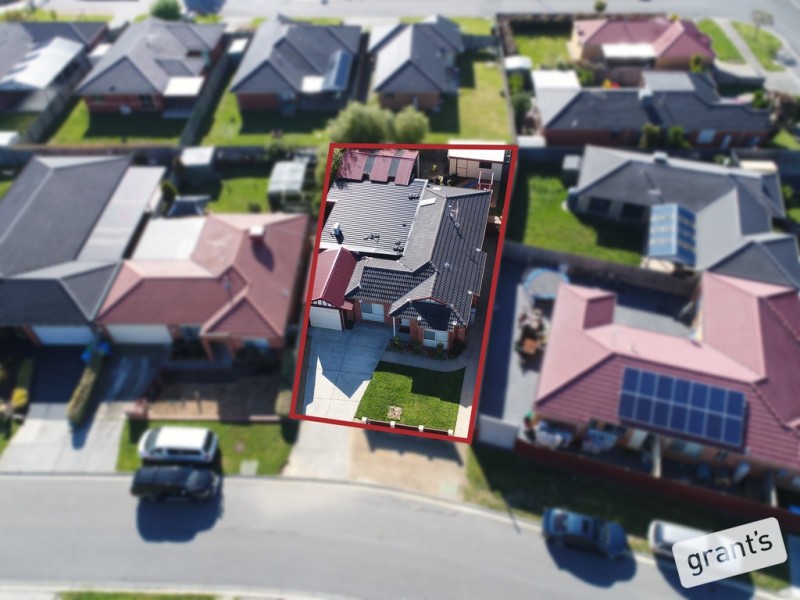 15 Nandaly Place, Cranbourne West VIC 3977