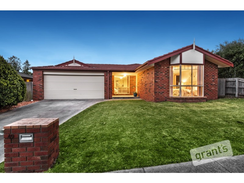 49 Bemersyde Drive, Berwick VIC 3806