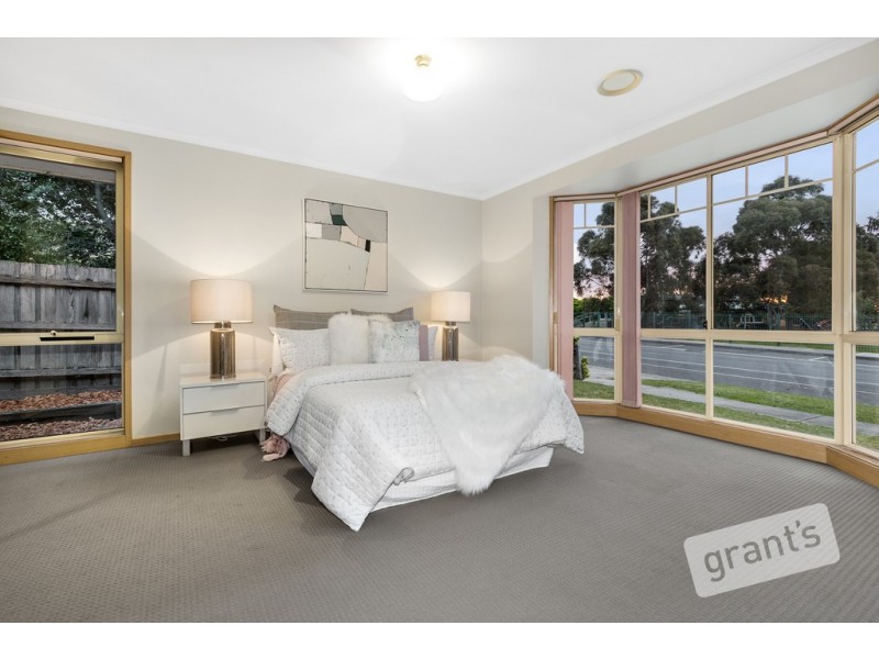 49 Bemersyde Drive, Berwick VIC 3806