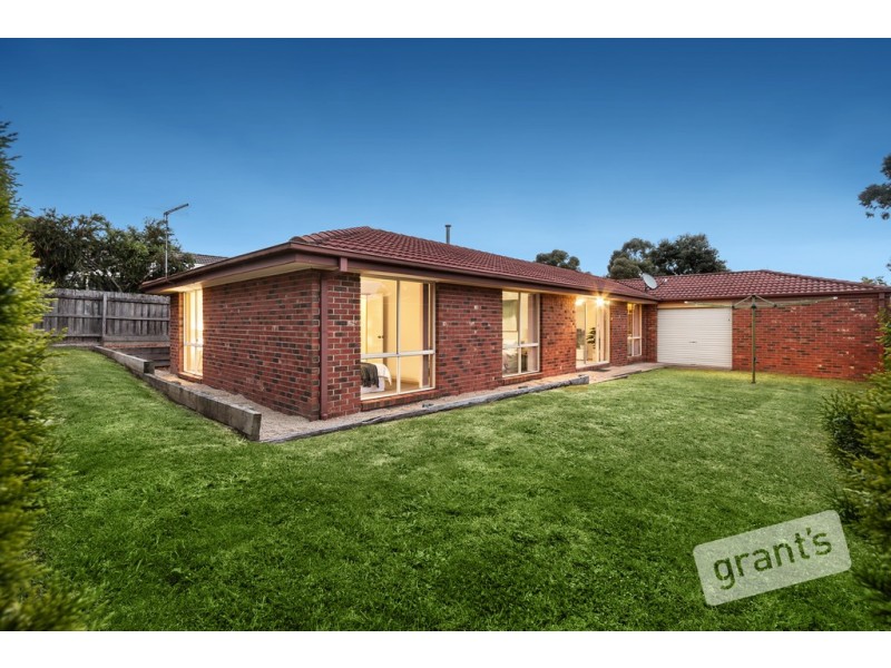49 Bemersyde Drive, Berwick VIC 3806