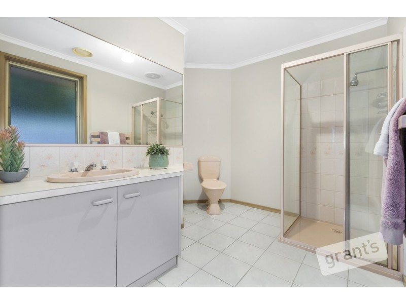 49 Bemersyde Drive, Berwick VIC 3806